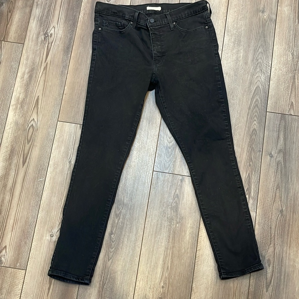 Levis Women’s 32W/30L Black 311 Shaping Skinny